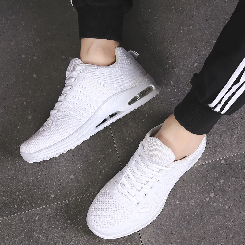 2019 Light Weight Men Casual Shoes Mesh Breathable Weaving Male Flats Shoes White Black Solid Outdoor Walking Sneakers Men