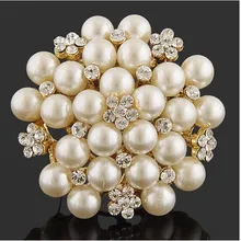 Exquisite Imitation Cream Pearl Flower Pin Brooch Diamante Rhinestone Wedding Brooch Pins Gold Color Elegant Women Broach