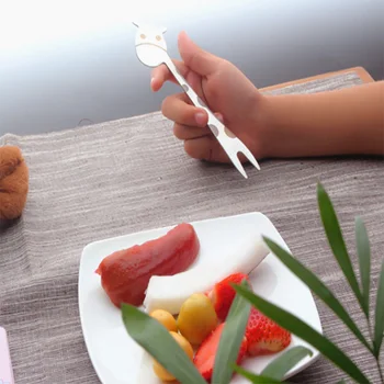 

Innovative Children Tableware Cute Giraffe Shape Fruit Fork Food Grade Dinner Tool Forks Practical Gift Salad Cake Fork 4pcs/set