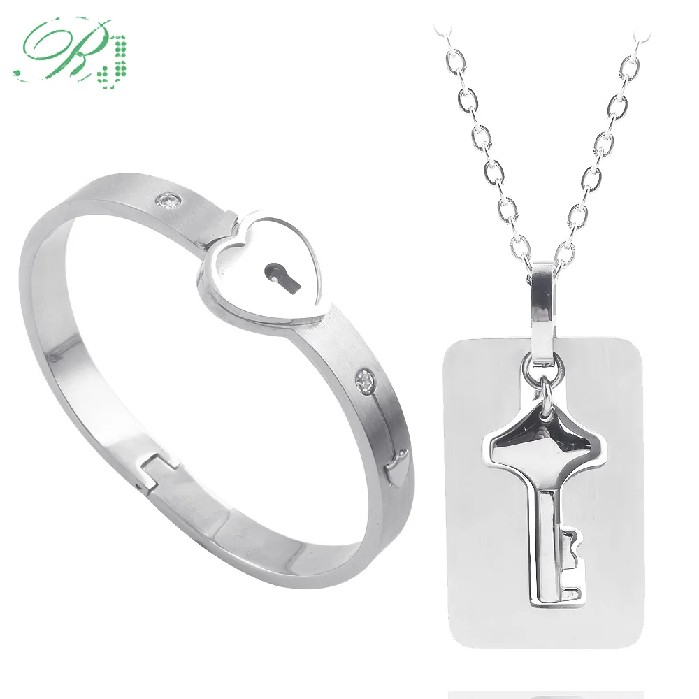 RJ A Set Couple Bracelet His Queen Her King Pendants Cupid Love Heart Lock Key Stainless Steel Choker Lover Keyring Men Jewelry