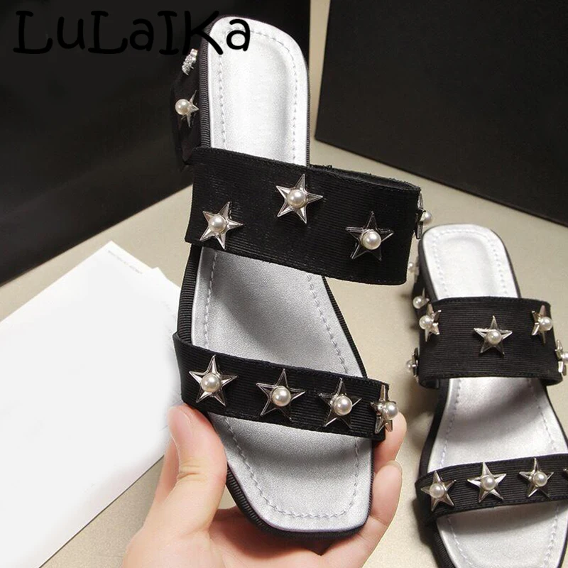 

2019 Summer New Sexy Round Head Spell Color Woman Outdoor Party Low Heel Flip Flop Fashion Comfortable Shining Pearl Lady Shoes