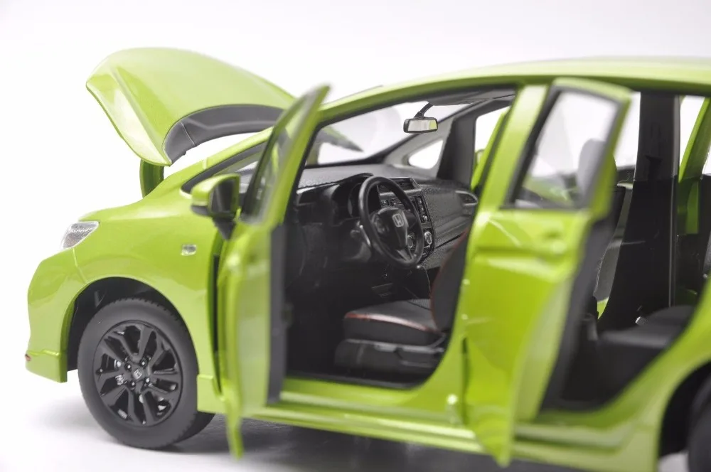 1:18 литая под давлением модель для Honda Fit Sport Jazz GK5 зеленый хэтчбек игрушечный автомобиль миниатюрная Коллекция подарков