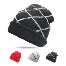 1 шт. осень-зима шапочка Для женщин Шапки вязаные шапочки Hat для Для женщин Для мужчин Повседневное в полоску решетки шапки Gorros хип-хоп для для мужчин Шапки
