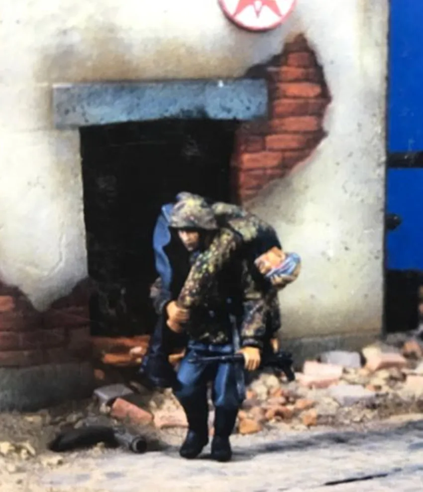 

1/35 Resin Figure Model Kit Unassambled Unpainted 00539