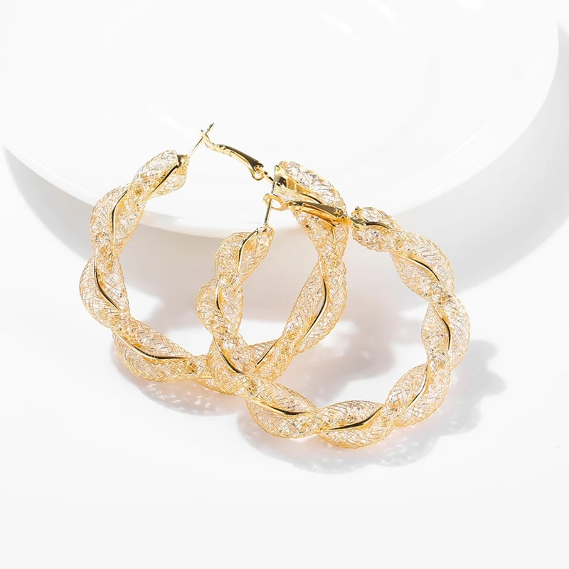 

2019 Fashion Exaggerated Geometry Oversized Circle Earrings Female Models Cubic Zirconia Twisted Earrings Party Jewelry Gifts