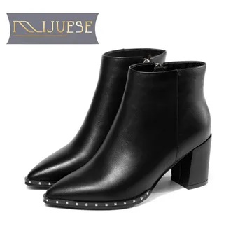 

MLJUESE 2019 women ankle boots Cow leather Rivets Rome style pointed toe winter short plush high heels boots women boots 33-40