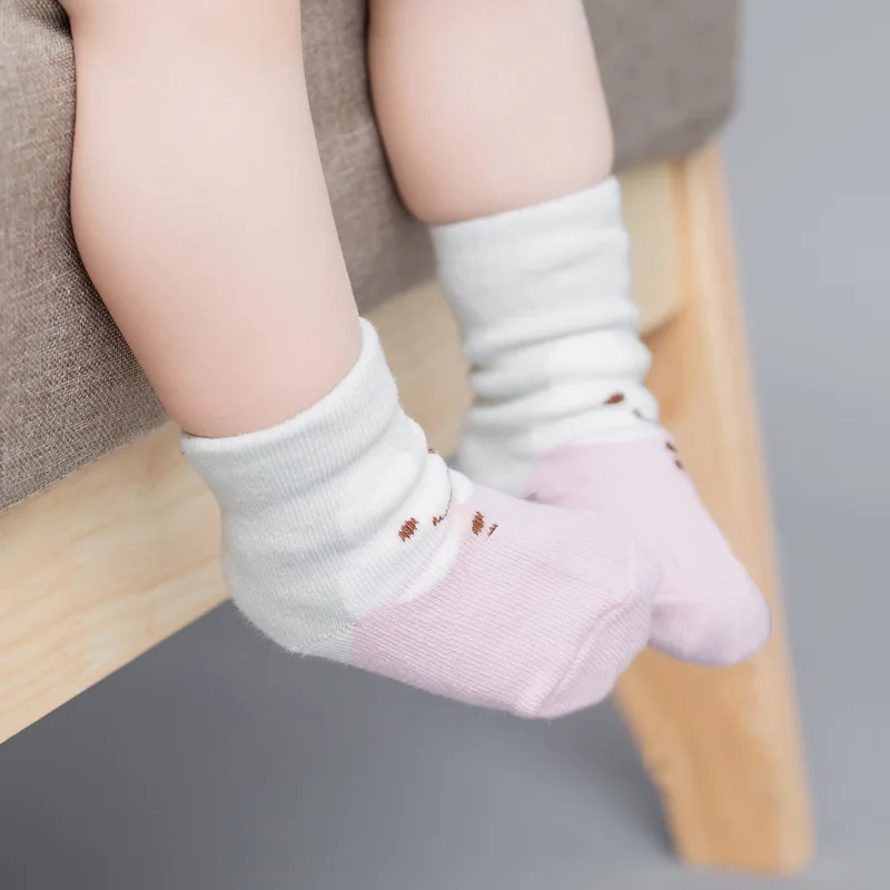 Новые хлопковые носки для мальчиков и девочек на весну и осень носки для малышей 3 пары детских носков с героями мультфильмов размеры s, m, l
