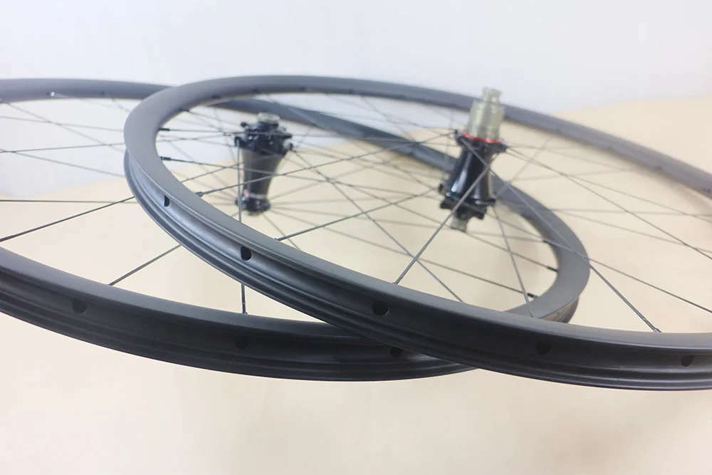 Flash Deal 1030g Top Extralite 29er 650B Lefty XC carbon wheelset 24 28 32 spokes 27mm mountain bike racing clincher tubeless wheels 6