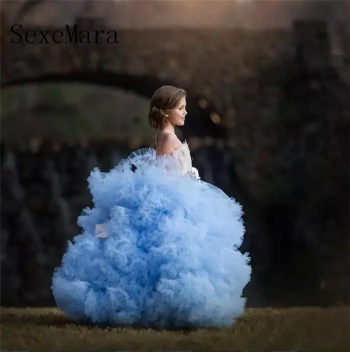 Голубое Пышное Платье для девочек милое роскошное платье для причастия со стразами и перьями пышная ярусная Одежда с бантом и цветочным узором для девочек платье на день рождения