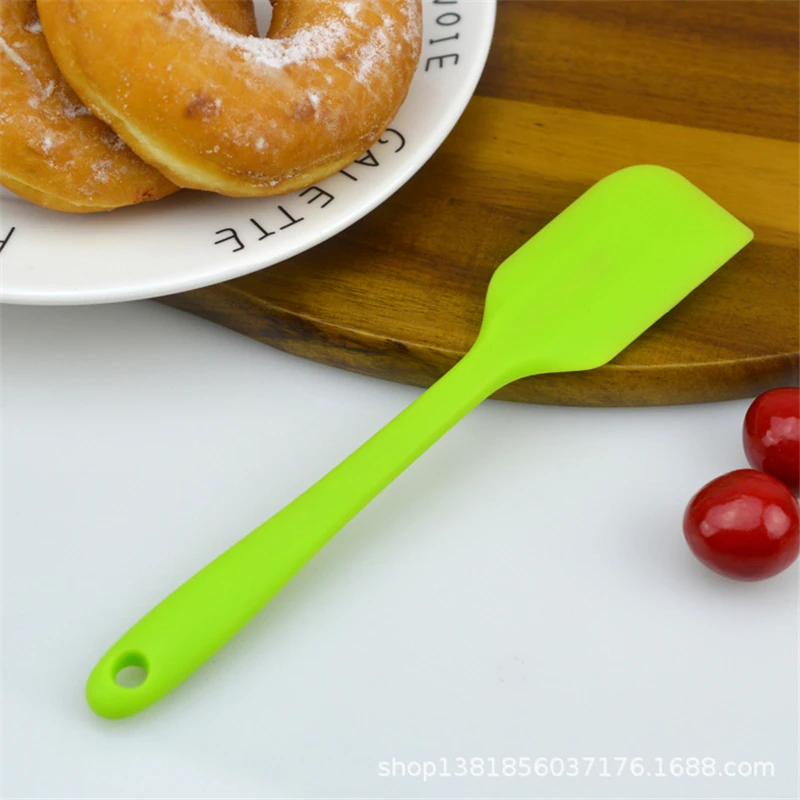 1 pcs Candy Color Food Grade Silicone Cake Spatula Cutter/Butter Cream Smoother Pastry Cake Baking Scraper Kitchen Bakery Tools 1 pcs Candy Color Food Grade Silicone Cake Spatula Cutter/Butter Cream Smoother Pastry Cake Baking Scraper Kitchen Bakery Tools