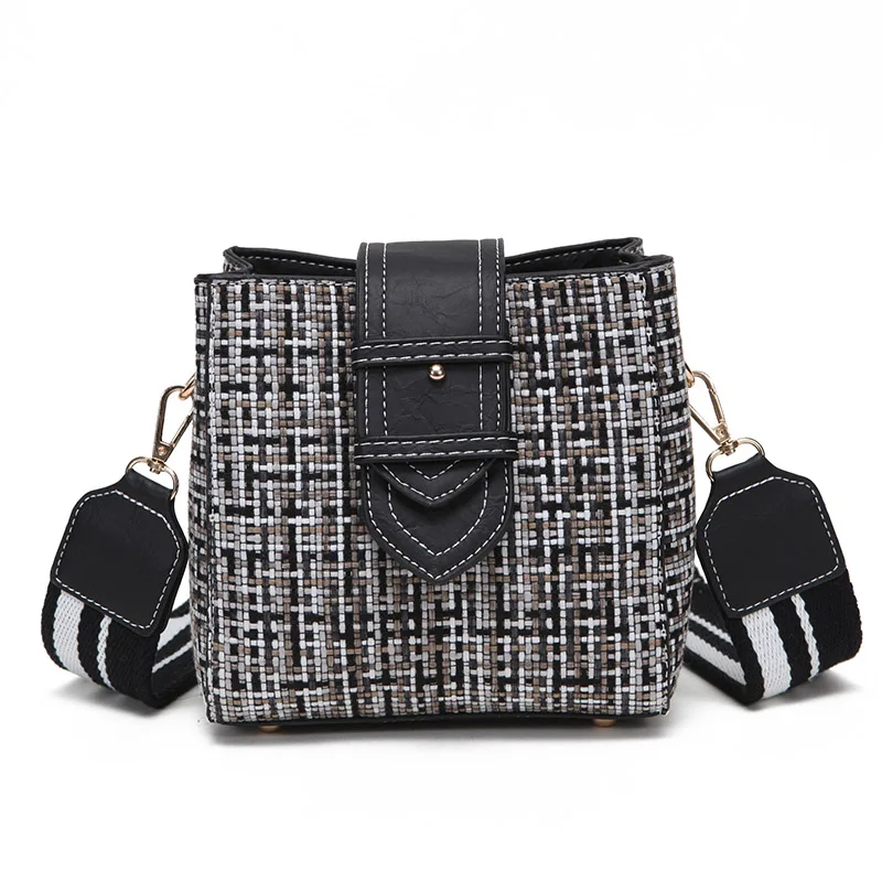

2019 shopping bag black and white grid Hand Woven Bag Satchel fashion female Summer Women's Purse