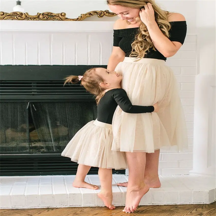 

New Summer Mother and Daughter Family Match Clothes Woman Kids Blouse Shirt Tops+Tutu Skirt 2PCS Clothes Set