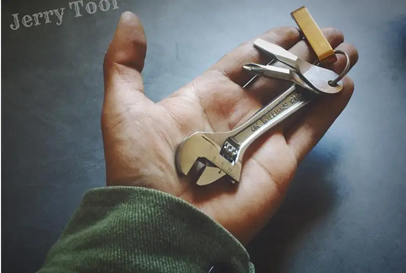 

high quality Mini wrench Gift screwdriver batch Daily EDC Keyring NO.D0901