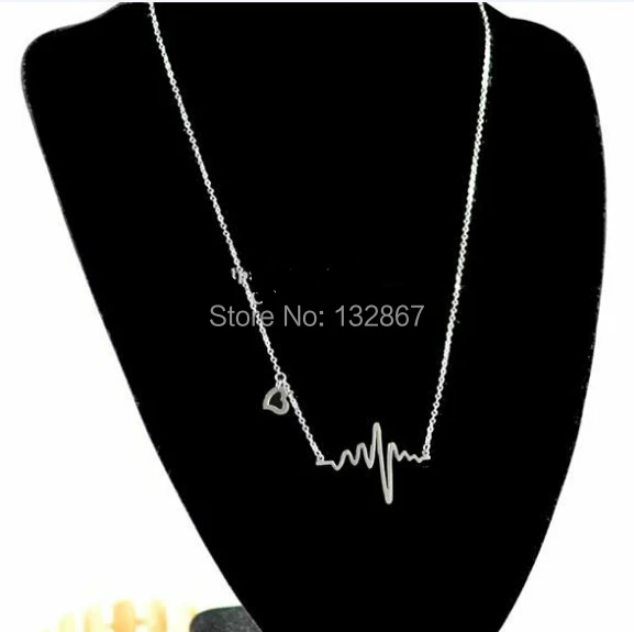 collier battement de coeur petit coeur coloris au choix