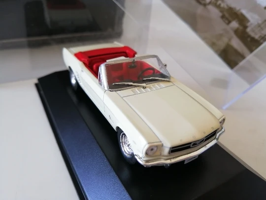 I XO 1:43 Ford Mustang трансформер 1965 сплав модель автомобиля литая под давлением металлические игрушки подарок на день рождения для детей мальчиков