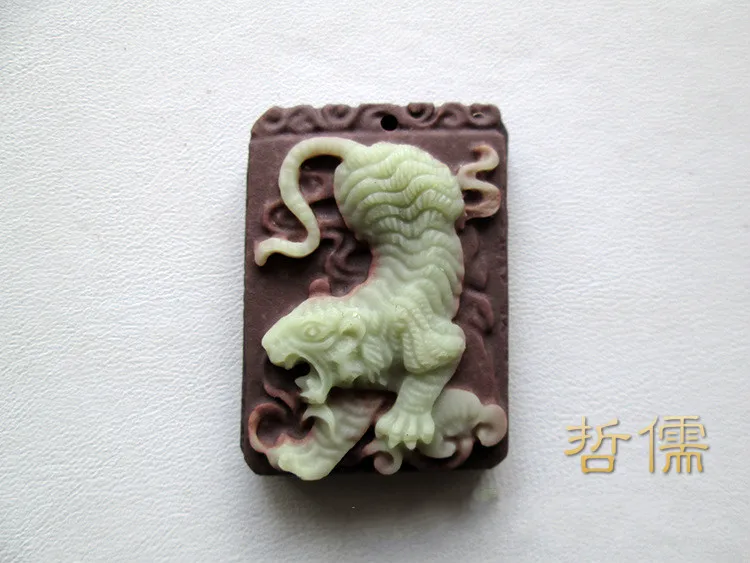 

Buy pendant send pendant chain Pure hand carved down the mountain tiger pendants Charm men and women style