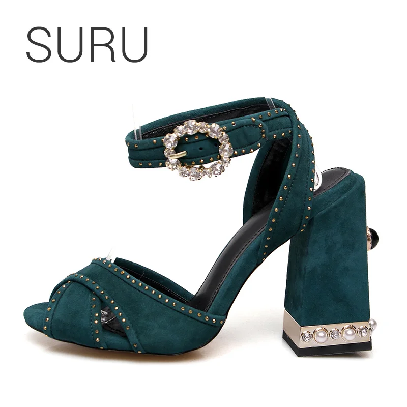 

SURU Rivets Details Flare Heel Suede Strap Buckle Sandals green / blck / brown