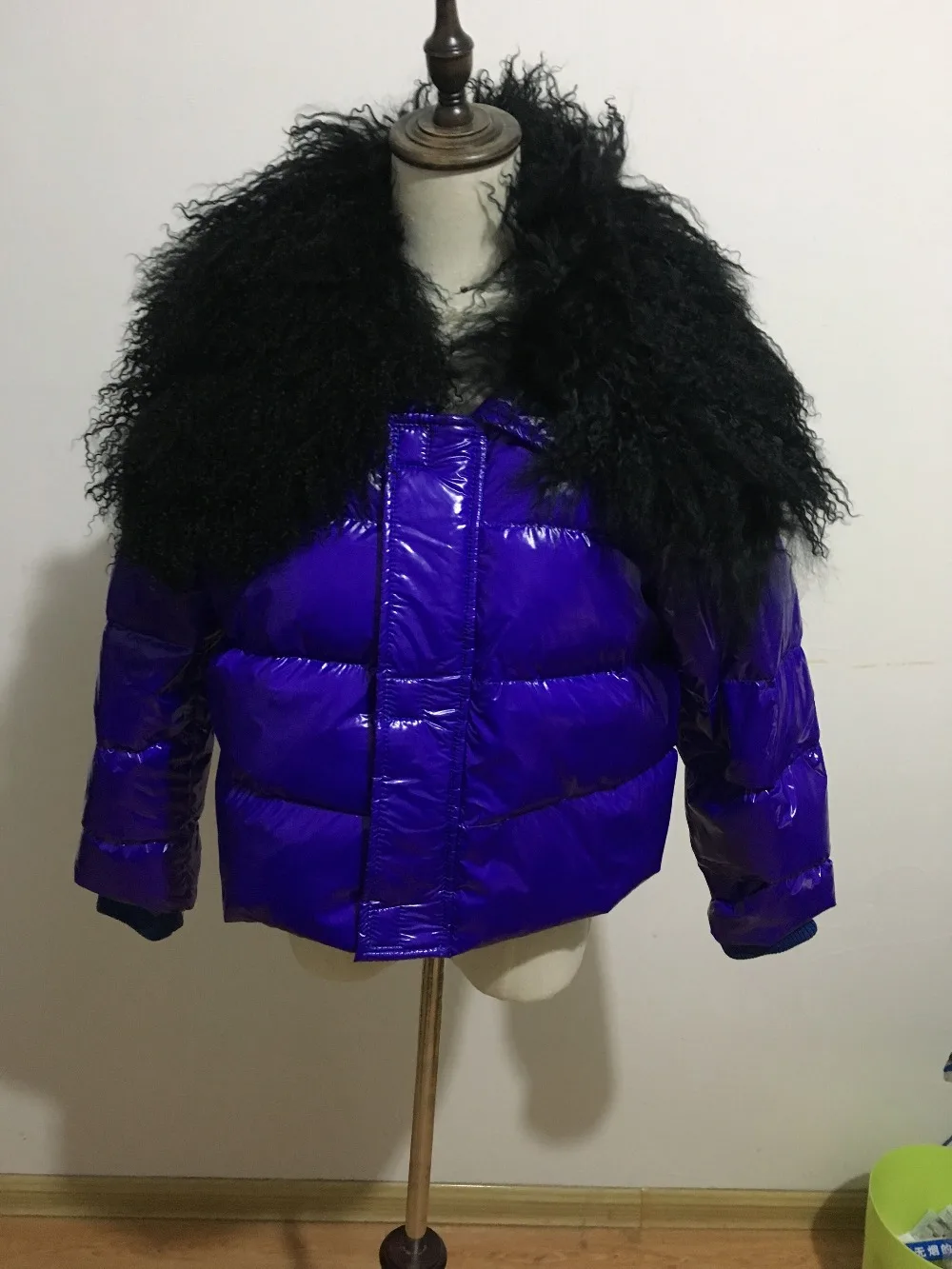 Winter-glossy-fabric-golden-silver-big-real-Fox-fur-collar-hooded-down-coat-female-two-face.jpg_640x640 (1)