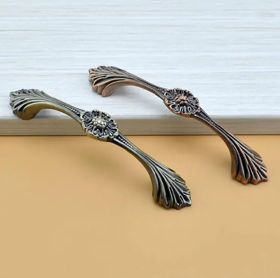 

Unique Drawer Pulls The leaves style /Cabinet Pulls Handle / /Drawer Pull Handles /Dresser Pulls Handles Hardware Kitchen Rustic