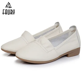 

Non-slip Leather White Nurse Shoes Tendon Bottom Soft Flat Comfort Shoes Female Large Size Shoes Hospital Drugshop Work Shoes