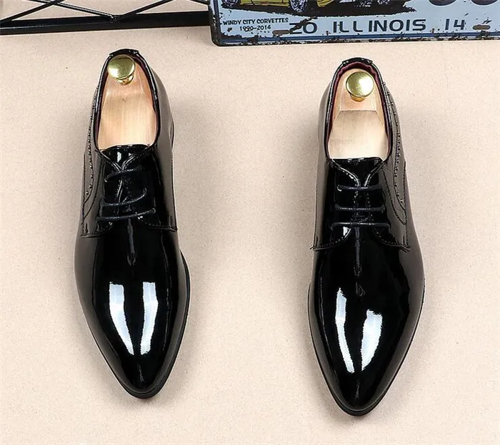 sharp pointed shoes