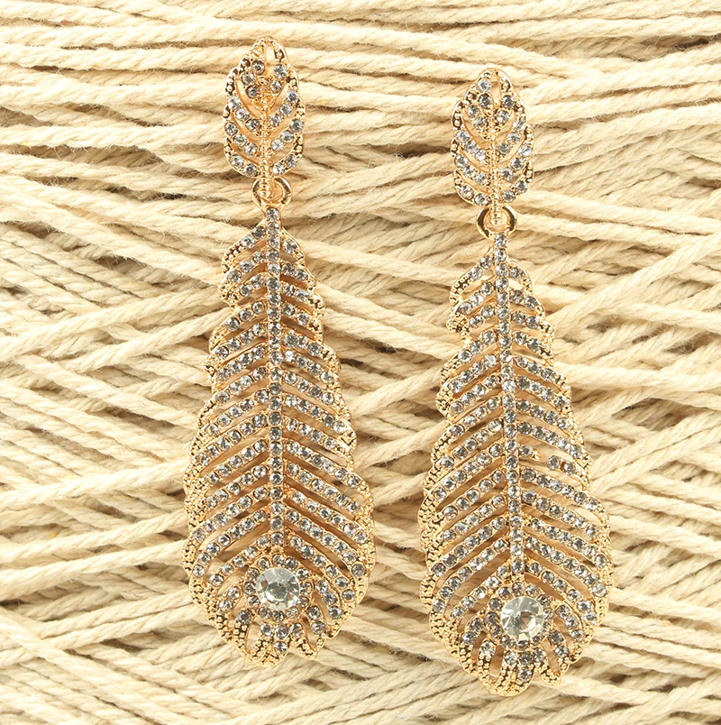 

Baroque catwalk leaves earrings crystal earrings long section of female models