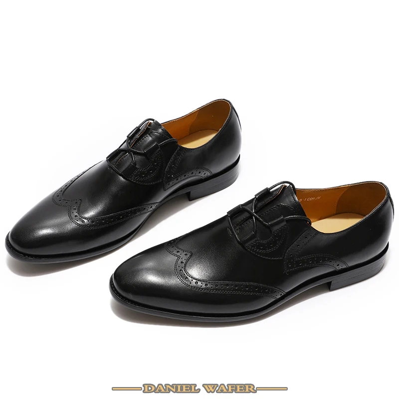 Роскошные мужские кожаные туфли на шнуровке; обувь для офиса и работы; черные официальные броги с острым носком; оксфорды; свадебные туфли для мужчин; коллекция года