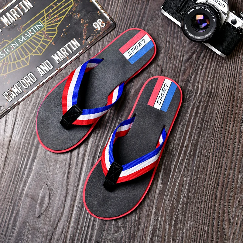 

New men's outdoor slippers for summer 2019 Comfortable non-slip beach slippers Fashionable Stripe Flip Flops Toe sandals 39-44