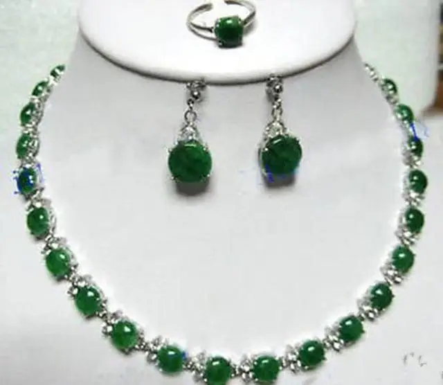 

FREE SHIPPINGPretty set natural emerald necklace earring ring