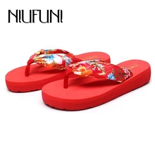Шелковые повседневные женские шлепанцы с цветочным принтом; пляжная обувь на платформе; женские летние Вьетнамки; большие размеры 35-42