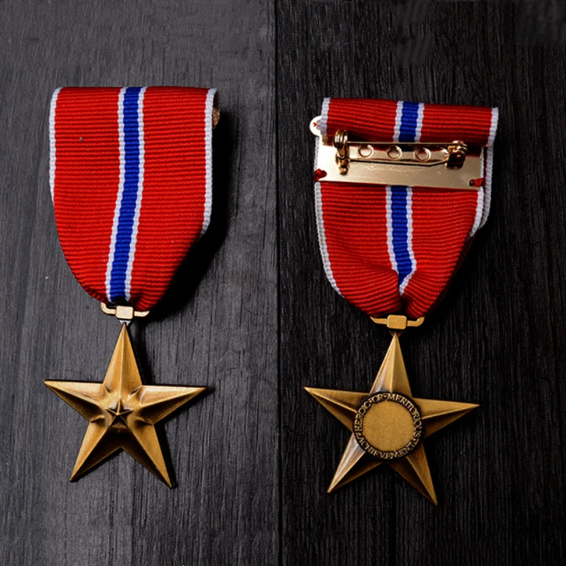 Boutique US Army World War II Bronze Medal Five pointed Star War Badge