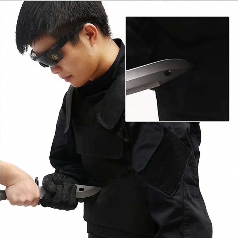 

Outdoor self-defense equipment Top puncture-proof and bulletproof vest tactical safety vest