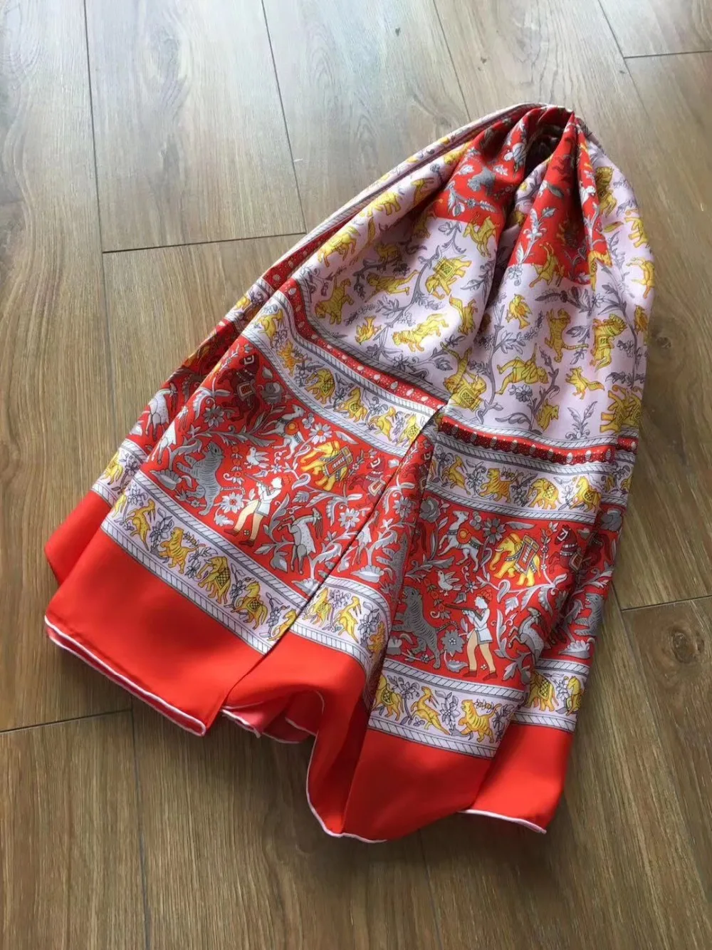 

2019 new arrival autumn spring wheat fields pattern 135*135 cm big square scarf 100% silk twill hand made roll shawl wrap lady