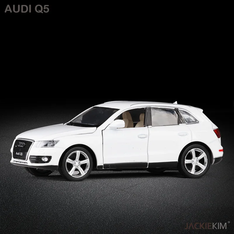 

Die-cast 1:32 Pull Back Car Models For Audi Q5 Alloy SUV Vehicles with sound and light
