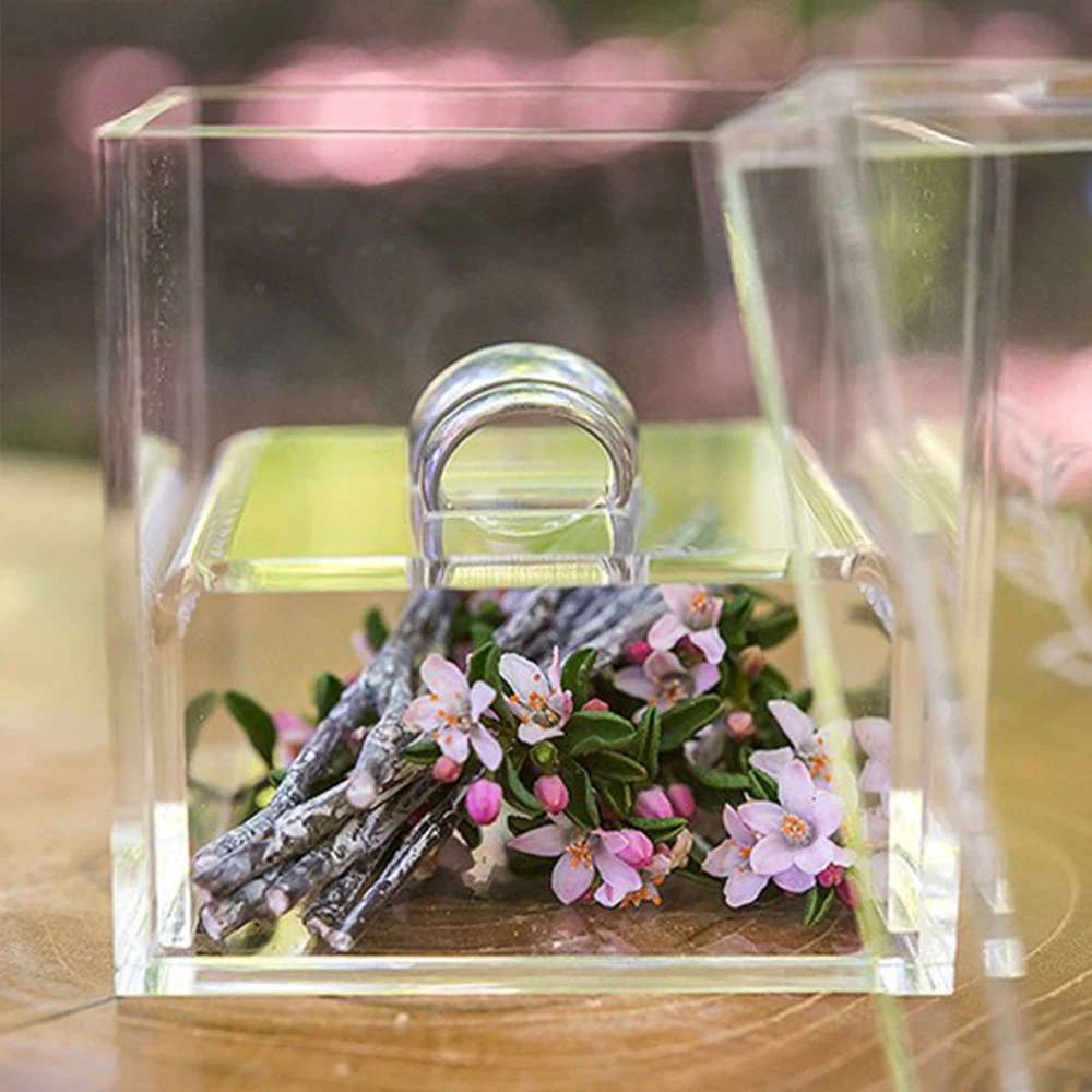 

Storage Box Clear Ring Holder Crystal Acrylic Ring Box High Quality China Made Without Flowers Gift Box Support Print Logo