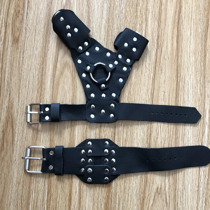 

Slingshot Catapult Fishing Guard Bracers Stainless Steel Slingshot Hunting Shooting Accessories Left/Right Hand