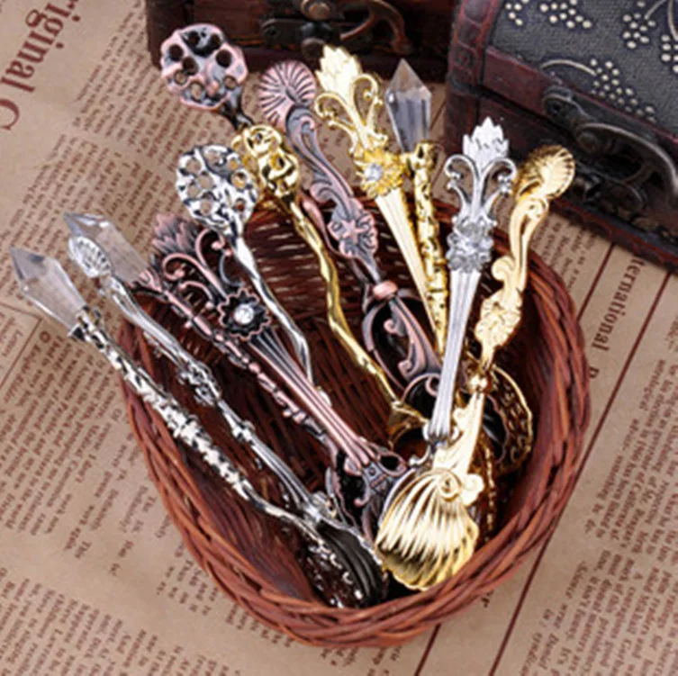 

Europe and the United States Court wind retro coffee spoon scoop ice cream sauce and iris a spoon