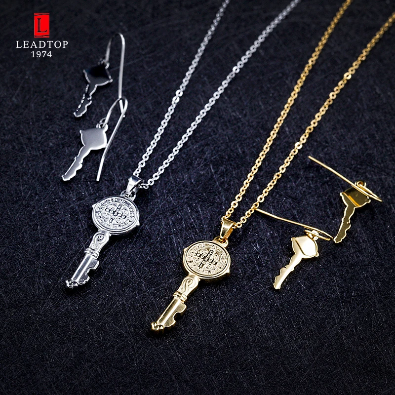 St Benedict Key Religious Medal 5 Llave Con Medalla De San Benito en Tono 5 Pulgadas