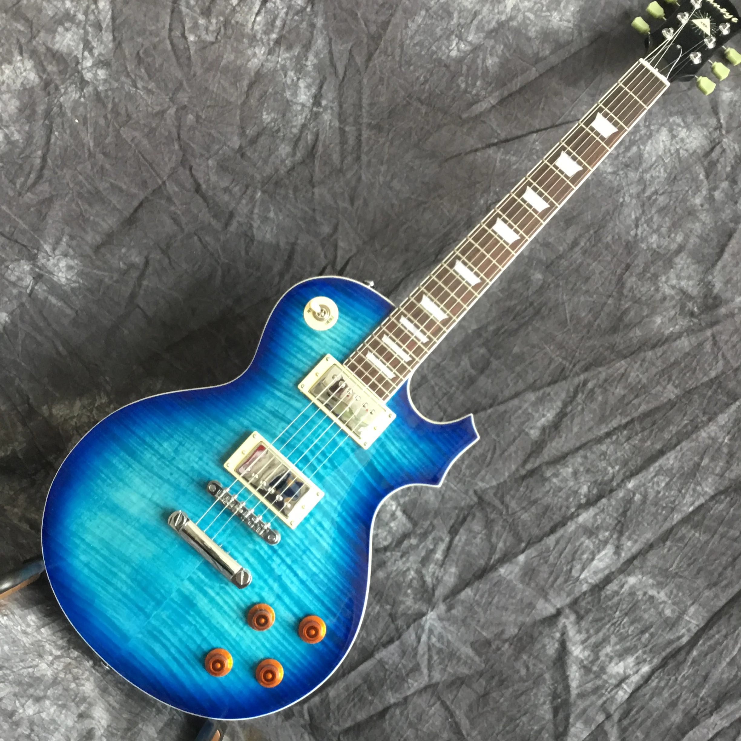 

2019 suneye Best Price Top Quality LP Custom Color Blue Electric Guitar Freeshipping with Hardcase