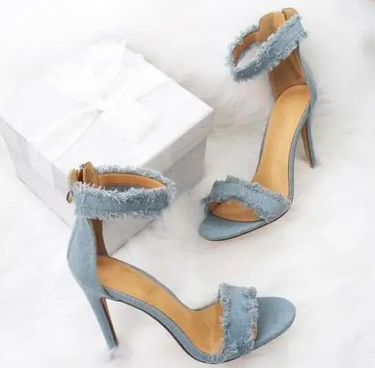 Популярные летние синий Distressed Denim открытым носком Сандалии для девочек молния Назад модельные туфли для женщин шпильках Дамская мода Высокие каблуки