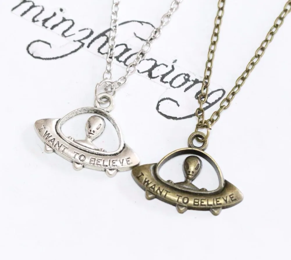 

Vintage Alien UFO Charms Fashion Antique Silver Alloy i want to believe Pendant Chain Necklace Jewelry (10 pcs)
