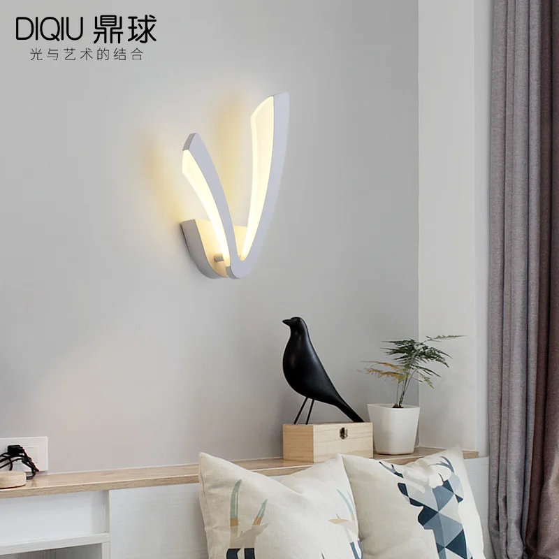 

Dingqiu Nordic Wall Lamp Modern Simple LED Living Room TV Background Wall Lamp Warm Romantic Bedside Lamp in Bedroom