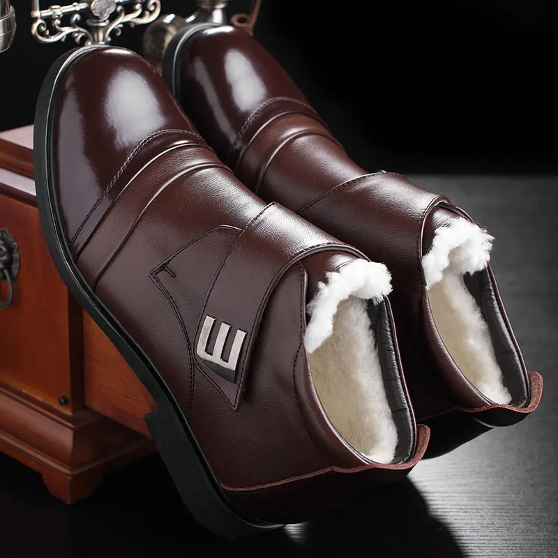 

Men's high-top shoes plus velvet warm men's cotton shoes leather business fashion casual shoes.