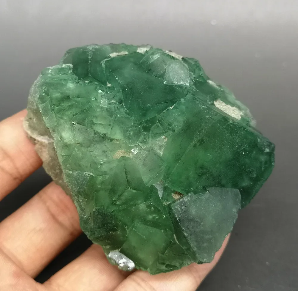 174g Natural Large crystal green fluorite cluster mineral crystal specimens Stones and crystals Healing crystal