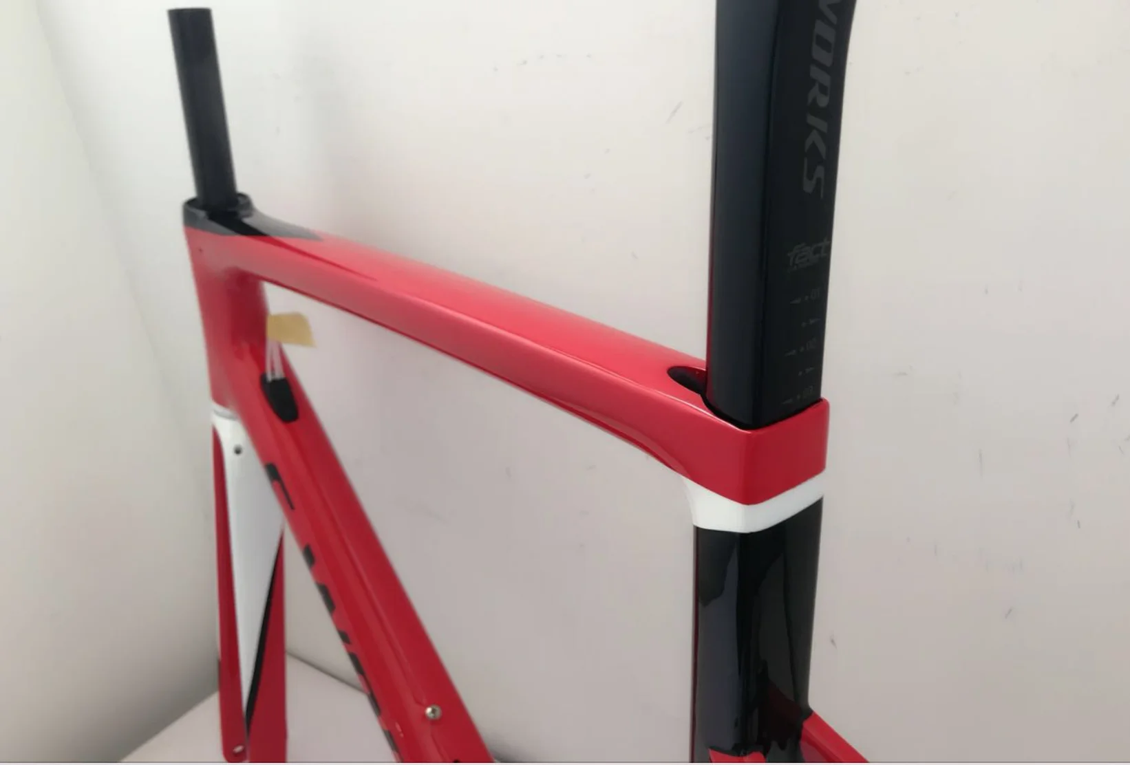 

Disc brakes / V brakes for your selection T1100 UD Matte Glossy SL6 carbon road frames Seatpost fork headset free ship