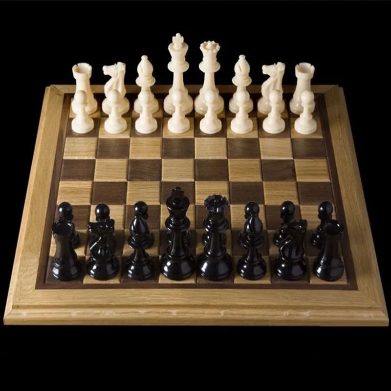 

32 Medieval Chess Pieces / Plastic Complete Chessmen Set International Word Chess Game Entertainment Educational Toys 64/77CM