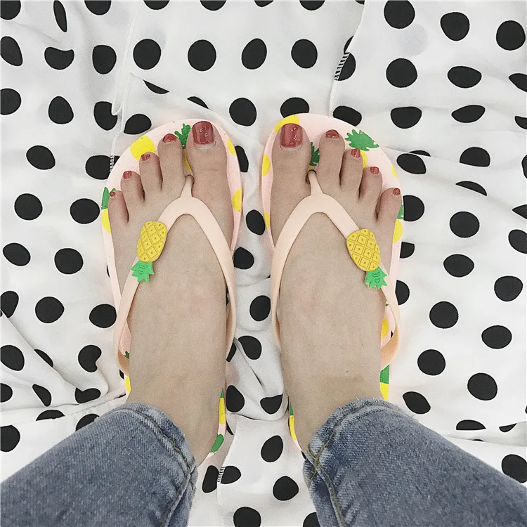 

2019 Korean cute cartoon all-in-one girl heart flat bottom anti-skid flip-flops student slippers girl summer