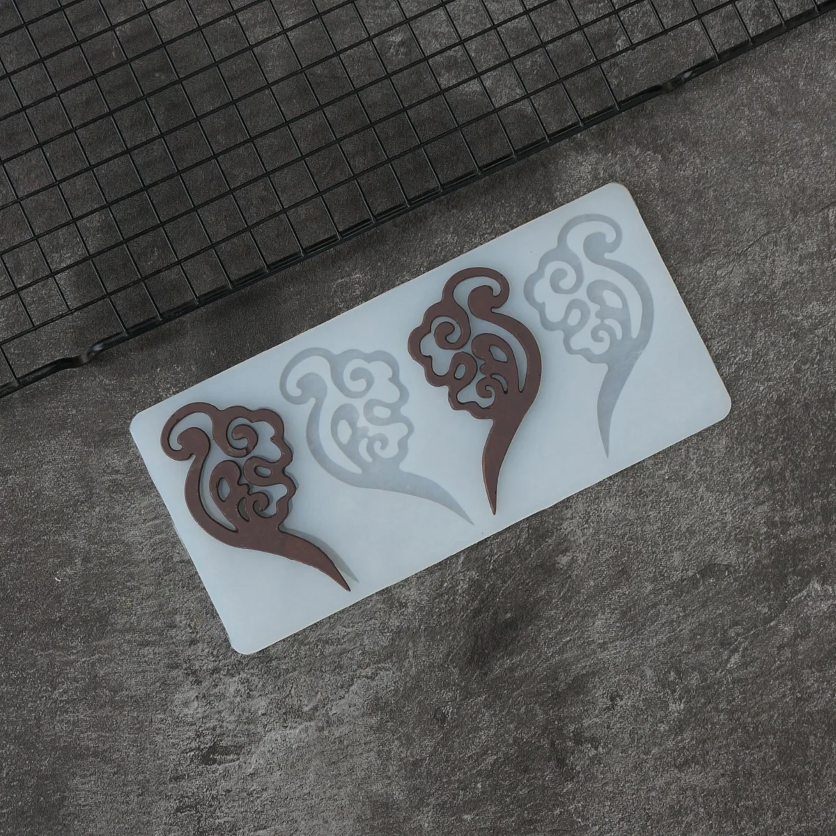 

Oriental Cloud Shape Chocolate Stencil Mold Silicone Transfer Sheet Cake Decorating Mould Wave Pattern Chablon