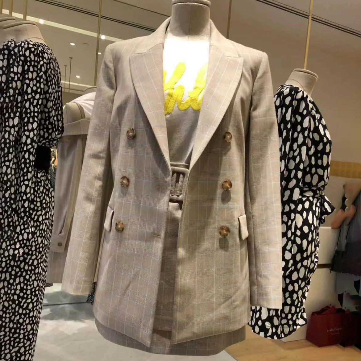 

2019 Spring New Suit Simple British Style Leisure Long Women Small Suit Jacket Notched Double Breasted Plaid Clothes Women Suit