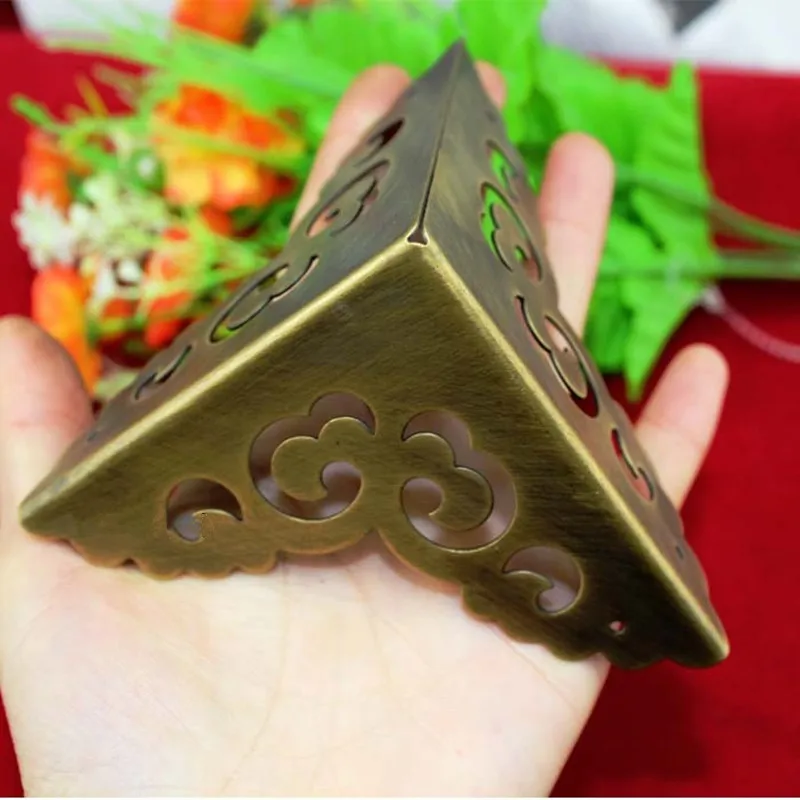 Brass-Corner-Luggage-Case-Box-Corner-Brackets-Decorative-Corner-For-Furniture-Decoration-Triangular-Corners-Brass-Color